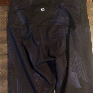 Lululemon Wunder Under full length pants size 6